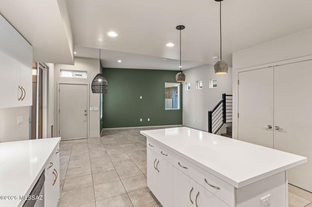 817 E Park Modern Drive, Tucson, AZ 85719