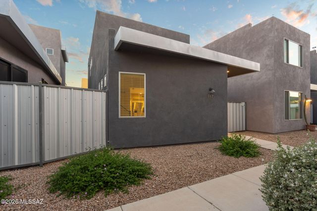 817 E Park Modern Drive, Tucson, AZ 85719