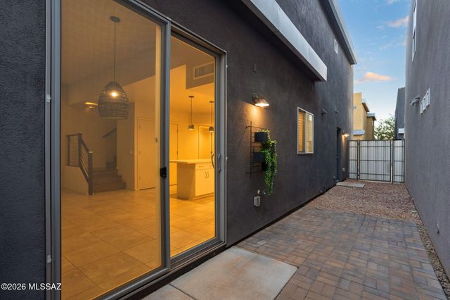 817 E Park Modern Drive, Tucson, AZ 85719
