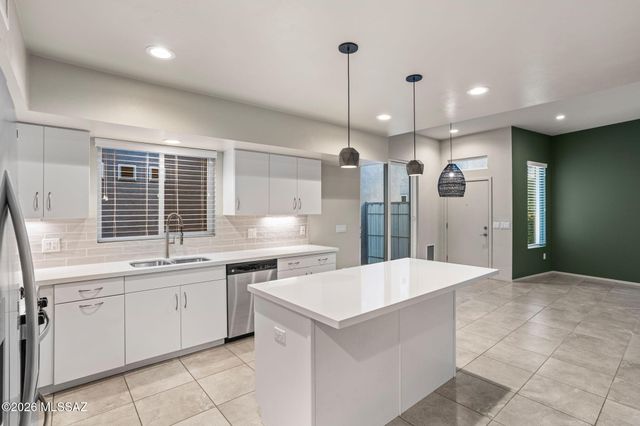 817 E Park Modern Drive, Tucson, AZ 85719