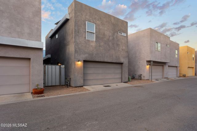 817 E Park Modern Drive, Tucson, AZ 85719