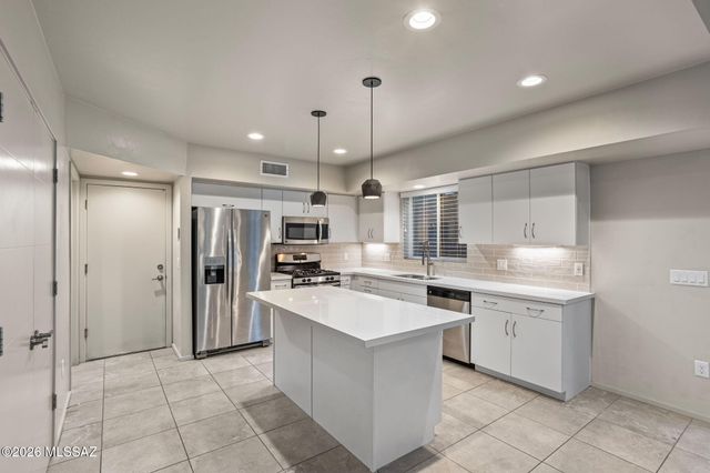 817 E Park Modern Drive, Tucson, AZ 85719