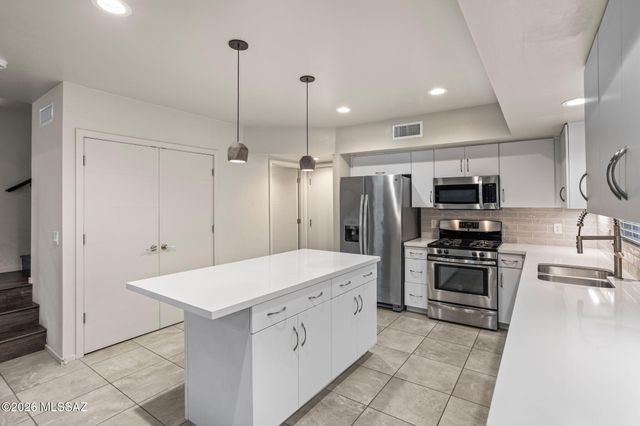 817 E Park Modern Drive, Tucson, AZ 85719