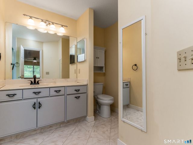 626 Overlook Path 626, Southington, CT 06489