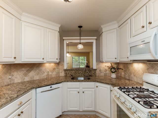 626 Overlook Path 626, Southington, CT 06489