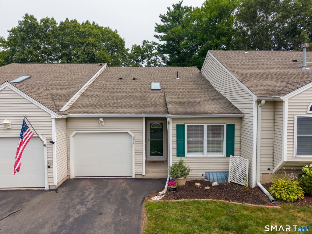 626 Overlook Path 626, Southington, CT 06489