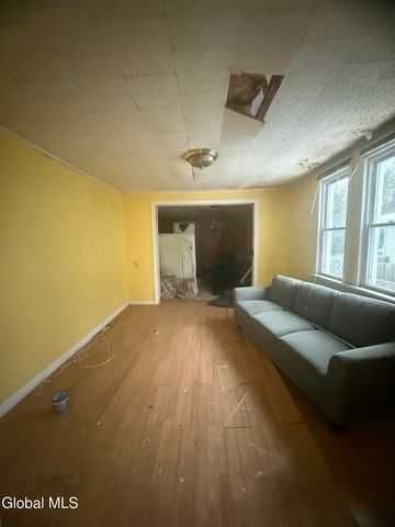 169 Schoolhouse Road, Guilderland, NY 12203