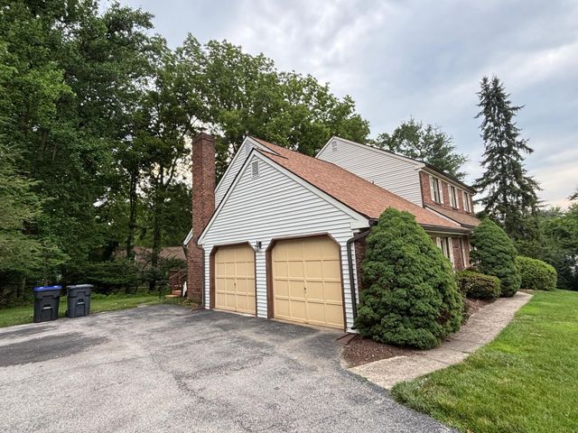 10 KATES, Paoli, PA 19301