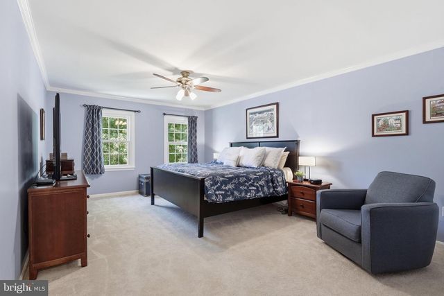 13607 WHITE BARN LN, Herndon, VA 20171