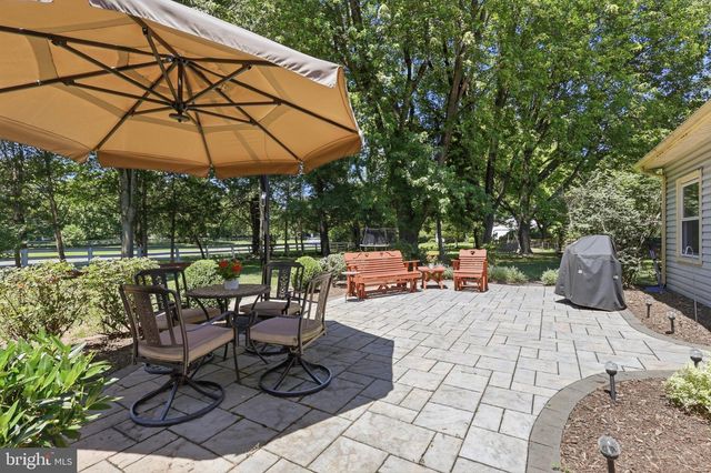 13607 WHITE BARN LN, Herndon, VA 20171