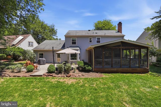 13607 WHITE BARN LN, Herndon, VA 20171
