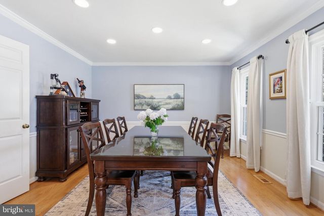 13607 WHITE BARN LN, Herndon, VA 20171