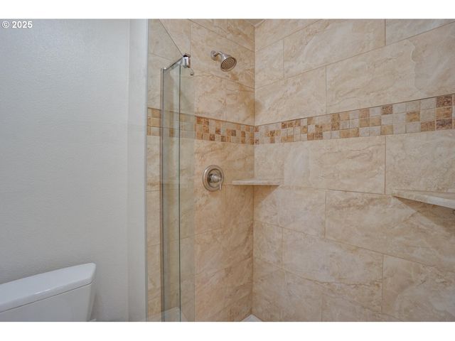 2418 Ne 148TH St, Vancouver, WA 98686