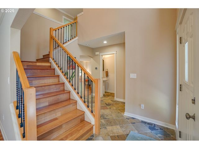 2418 Ne 148TH St, Vancouver, WA 98686