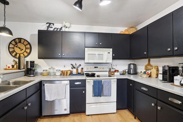 N80W12940 Fond Du Lac AVENUE #6, Menomonee Falls, WI 53051