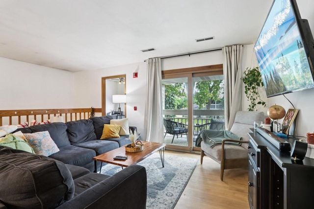 N80W12940 Fond Du Lac AVENUE #6, Menomonee Falls, WI 53051