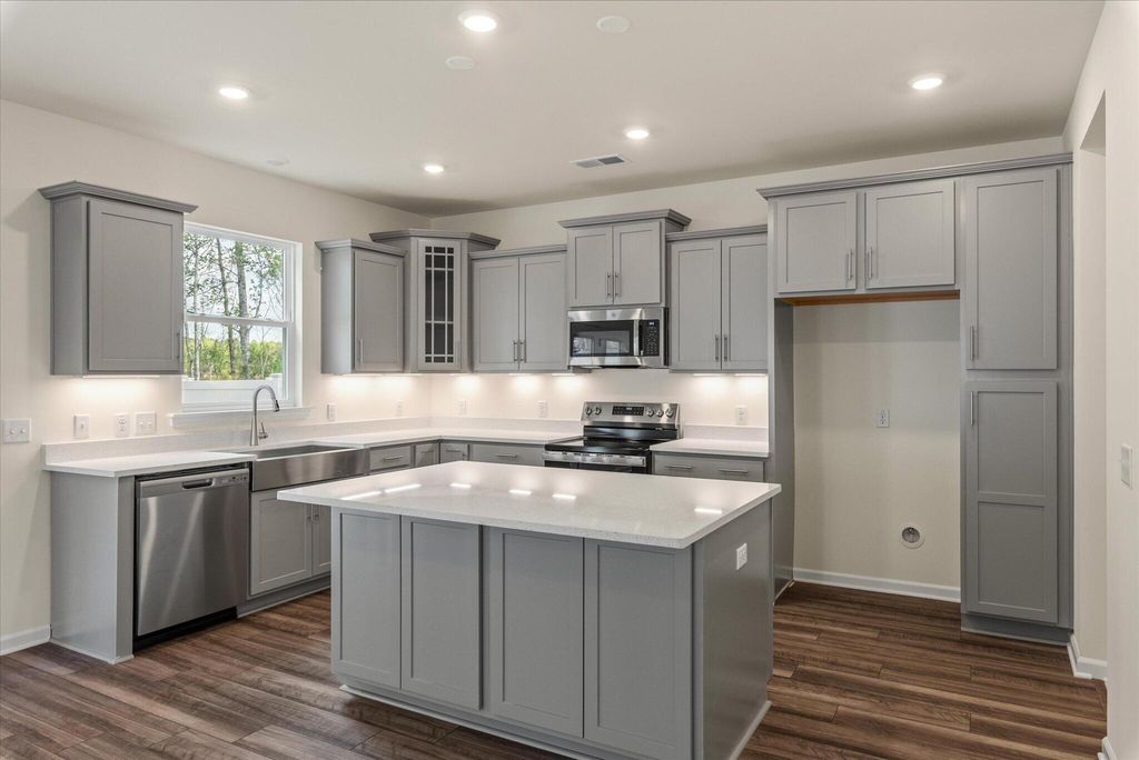 Image 13 of property listing at 227 Palfrey Drive, Ridgeville, SC 29472