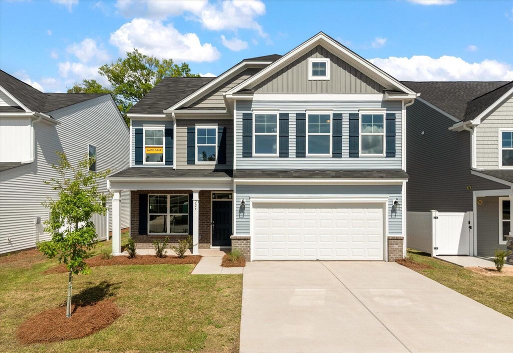 Image 2 of property listing at 227 Palfrey Drive, Ridgeville, SC 29472