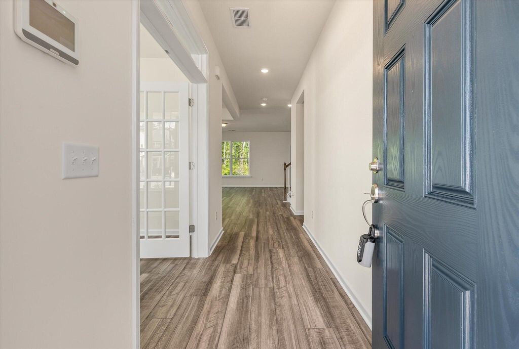 Image 4 of property listing at 227 Palfrey Drive, Ridgeville, SC 29472