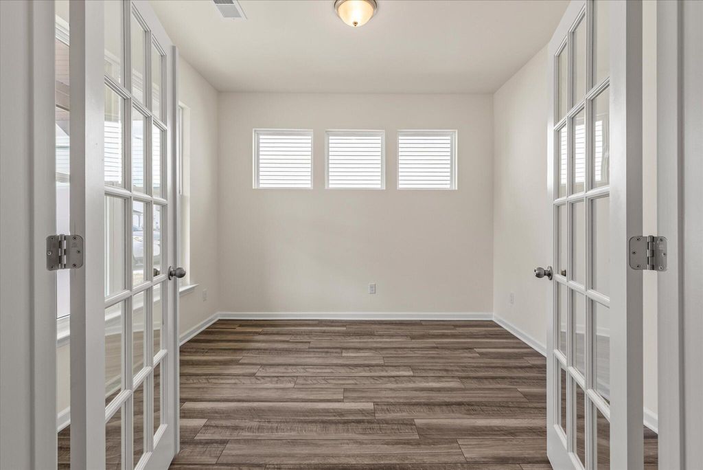 Image 5 of property listing at 227 Palfrey Drive, Ridgeville, SC 29472