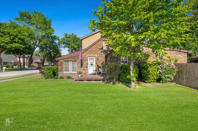 5849 W 90th Street, Oak Lawn, IL 60453