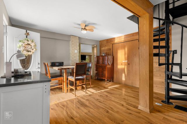 5849 W 90th Street, Oak Lawn, IL 60453
