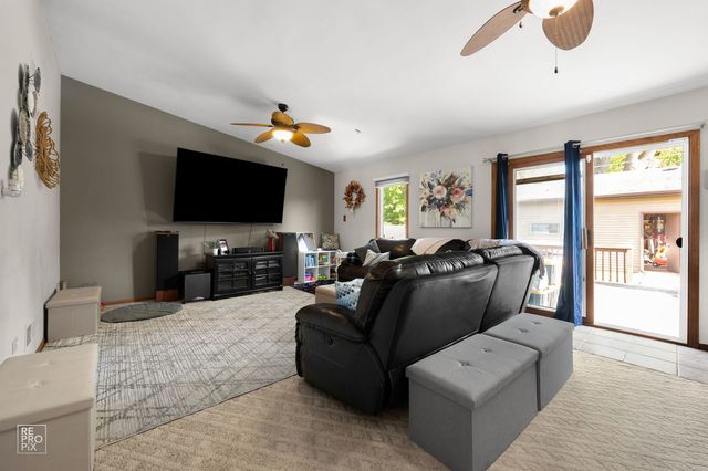 5849 W 90th Street, Oak Lawn, IL 60453