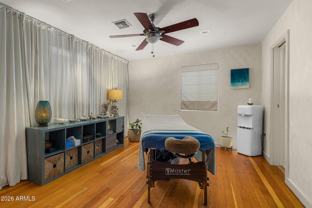3205 E CLARENDON Avenue, Phoenix, AZ 85018