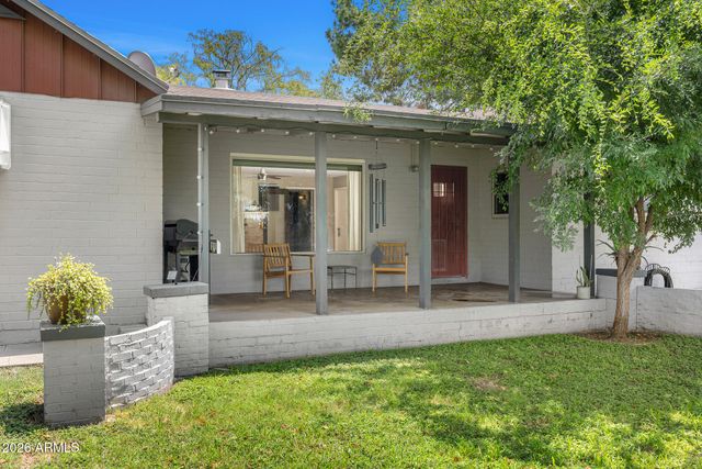 3205 E CLARENDON Avenue, Phoenix, AZ 85018
