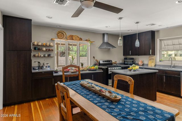 3205 E CLARENDON Avenue, Phoenix, AZ 85018