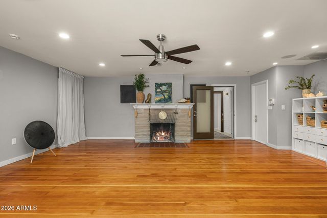 3205 E CLARENDON Avenue, Phoenix, AZ 85018