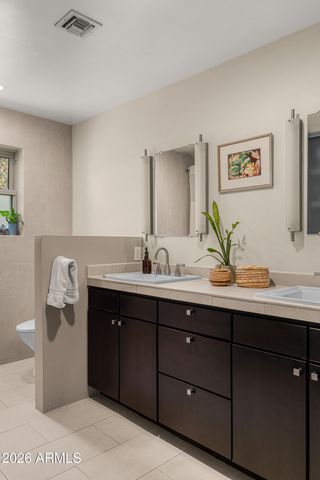 3205 E CLARENDON Avenue, Phoenix, AZ 85018