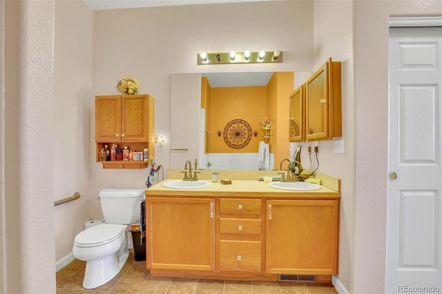15555 E 40th Avenue 7, Denver, CO 80239