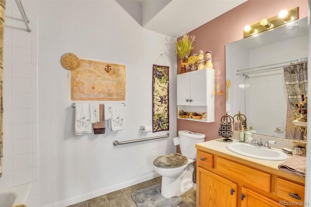 15555 E 40th Avenue 7, Denver, CO 80239