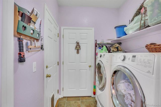 15555 E 40th Avenue 7, Denver, CO 80239