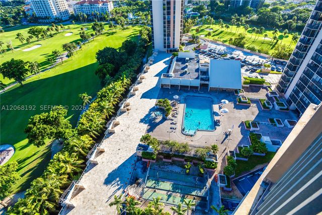 20379 W Country Club Dr 1938, Aventura, FL 33180