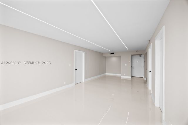20379 W Country Club Dr 1938, Aventura, FL 33180