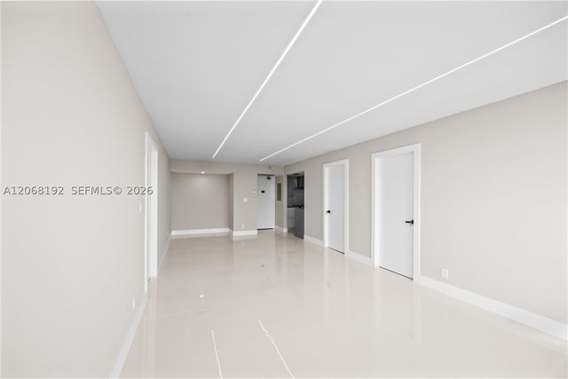 20379 W Country Club Dr 1938, Aventura, FL 33180