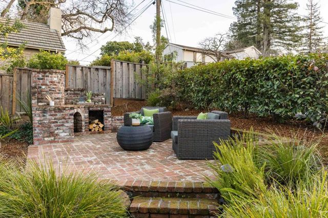 2134 Clayton Drive, Menlo Park, CA 94025