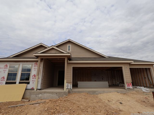 109 Cheyenne Drive, Floresville, TX 78114
