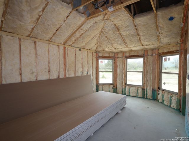 109 Cheyenne Drive, Floresville, TX 78114