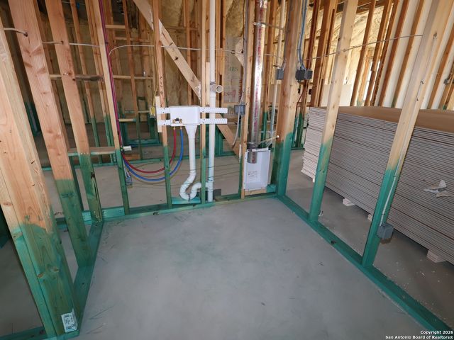 109 Cheyenne Drive, Floresville, TX 78114