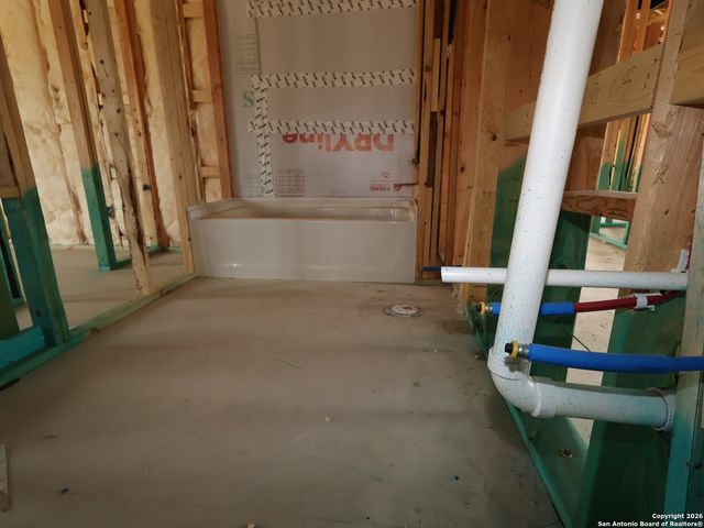 109 Cheyenne Drive, Floresville, TX 78114