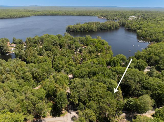8 Merlin Road, Farmington, NH 08835