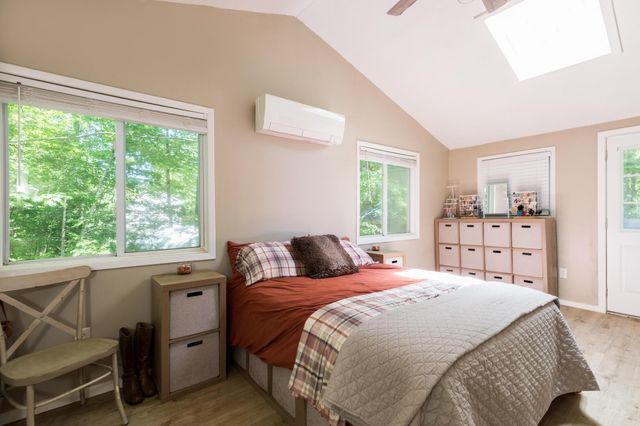 8 Merlin Road, Farmington, NH 08835