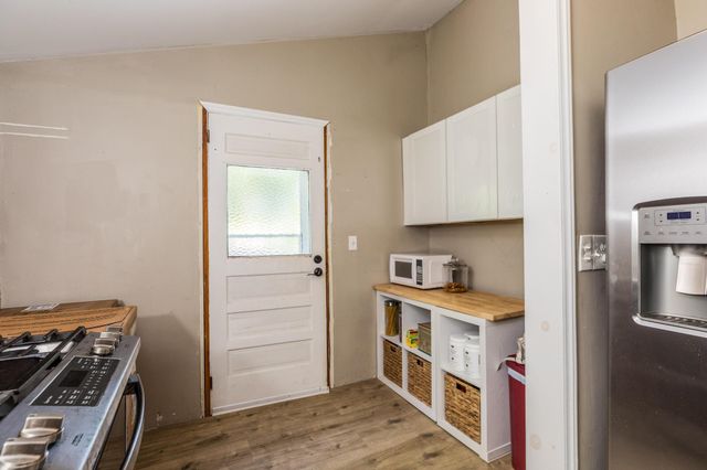 8 Merlin Road, Farmington, NH 08835