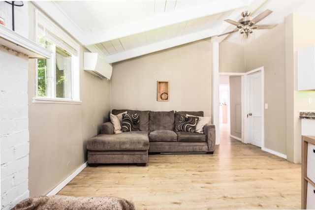 8 Merlin Road, Farmington, NH 08835