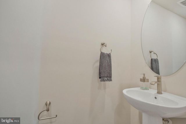 733 ANNAPOLIS NECK RD #D, Annapolis, MD 21403