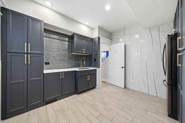 1614 Darien Club Drive, Darien, IL 60561