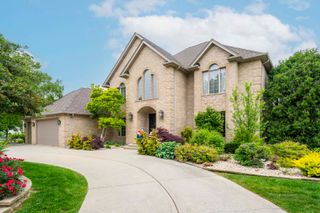 1614 Darien Club Drive, Darien, IL 60561